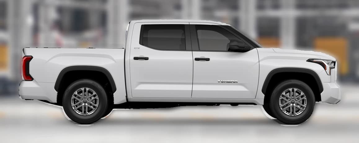 Toyota Tundra 4WD SR5 CrewMax 5.5' Bed (Natl) 2026 — side view
