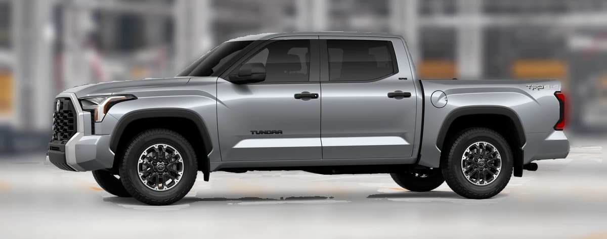 Toyota Tundra 4WD SR5 CrewMax 5.5' Bed (Natl) 2026 — side view