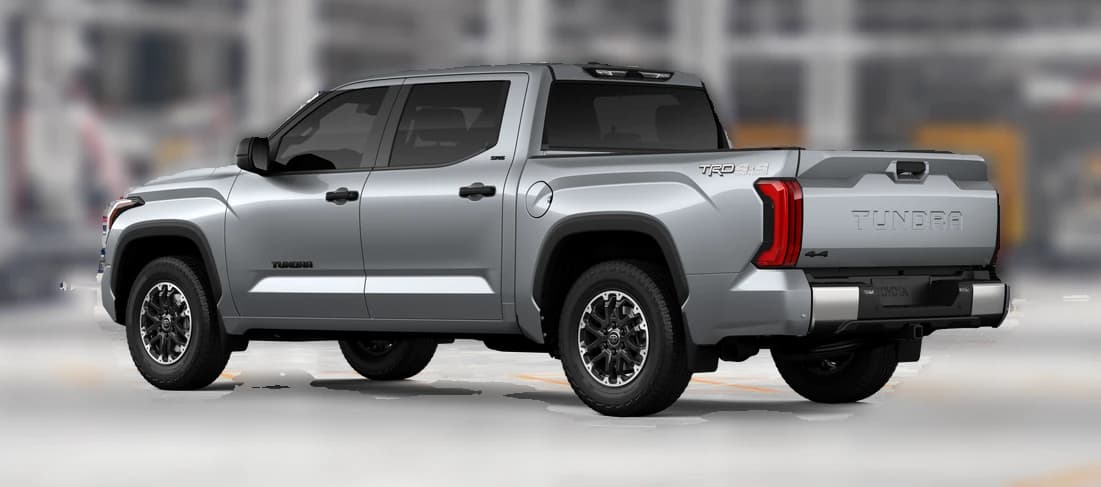 Toyota Tundra 4WD SR5 CrewMax 5.5' Bed (Natl) 2026 — side view
