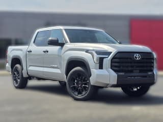 Toyota Tundra 4WD SR5 CrewMax 5.5' Bed (Natl)