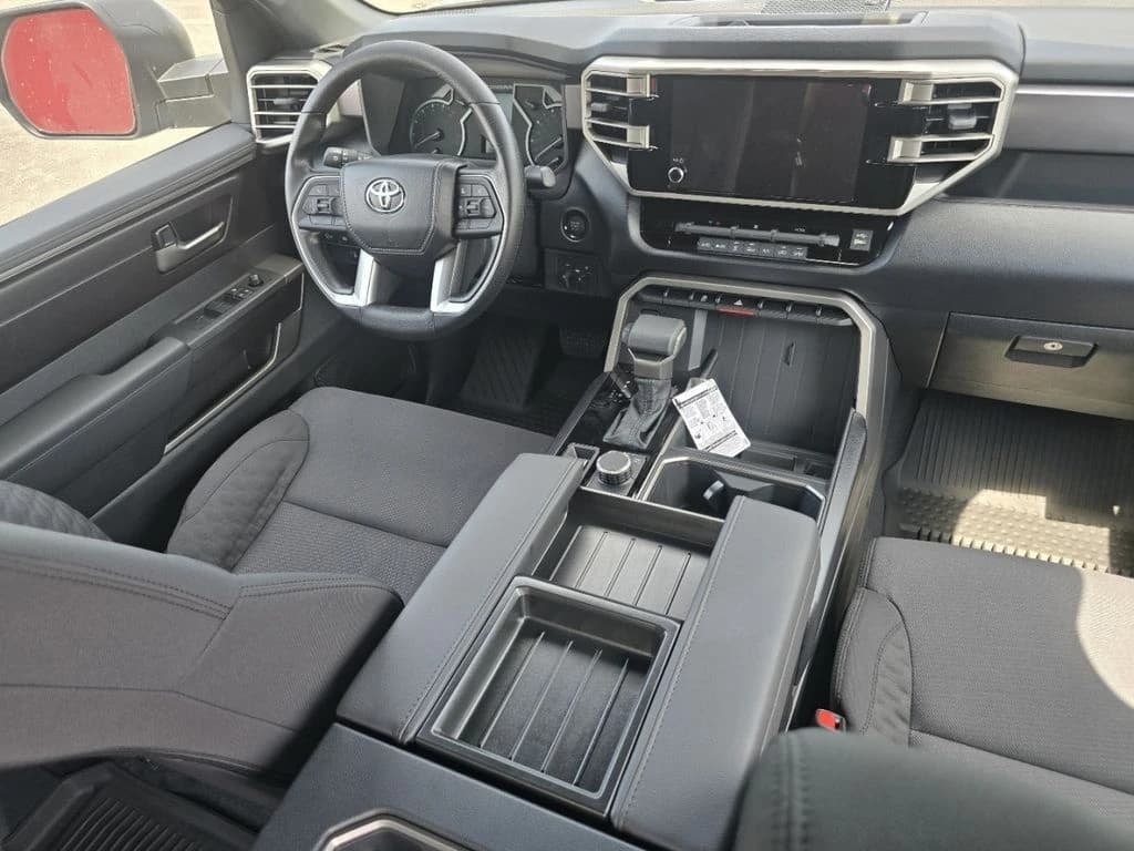 Toyota Tundra 4WD SR5 CrewMax 5.5' Bed (Natl) 2026 — side view