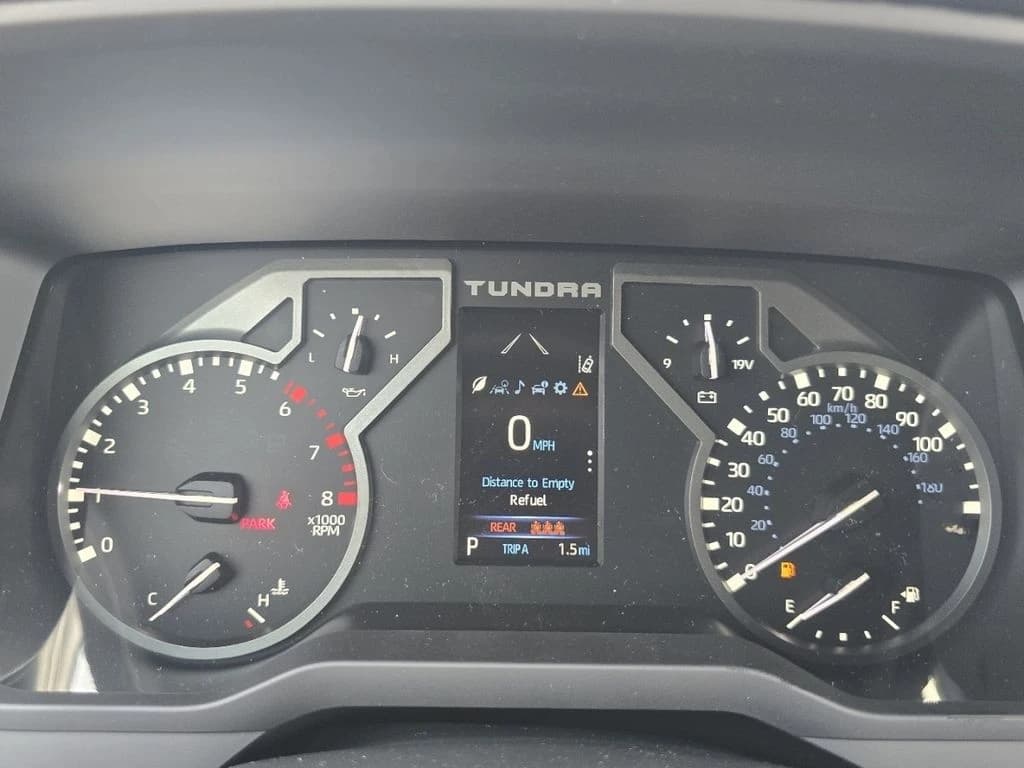 Toyota Tundra 4WD SR5 CrewMax 5.5' Bed (Natl) 2026 — side view
