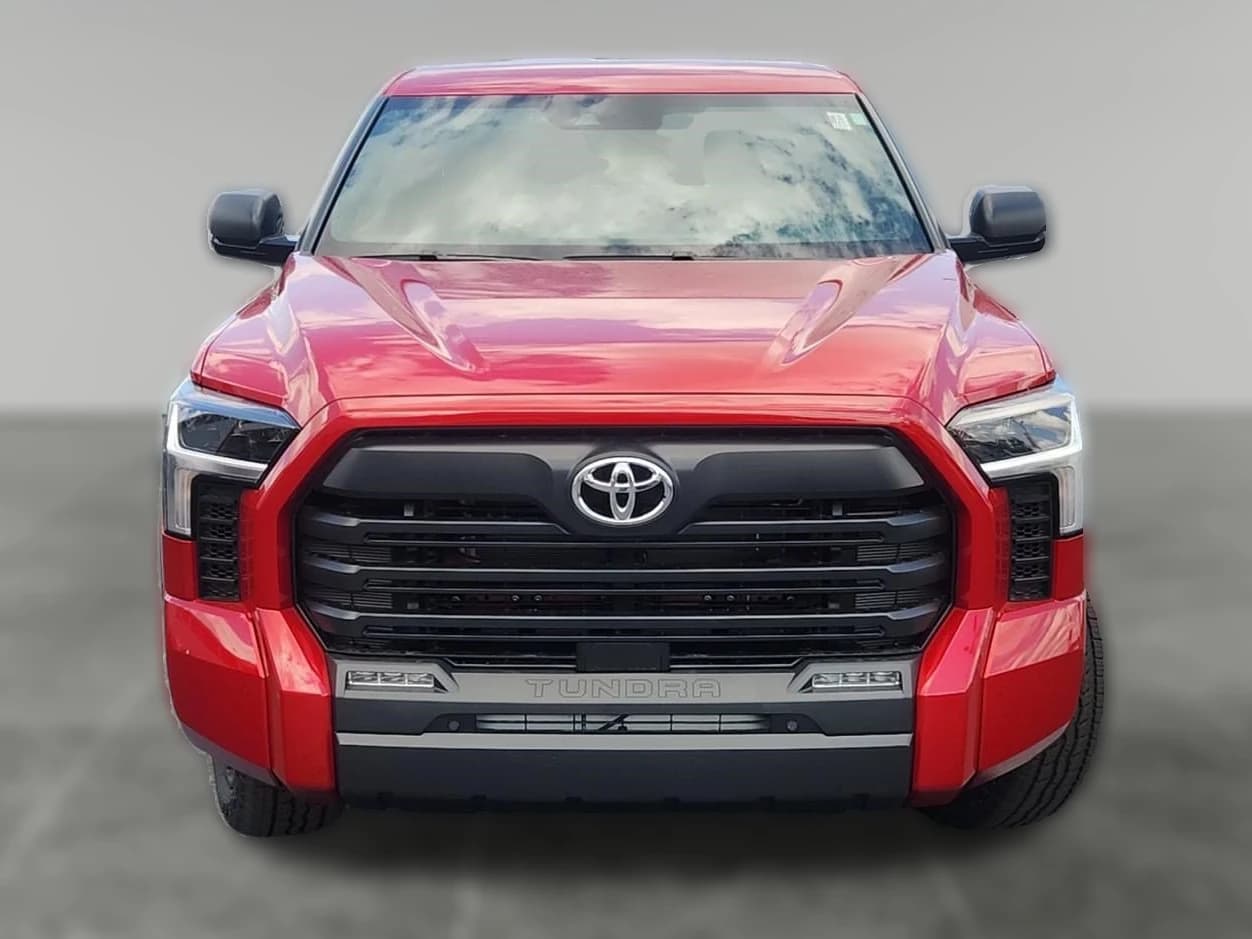 Toyota Tundra 4WD SR5 CrewMax 5.5' Bed (Natl) 2026 — side view