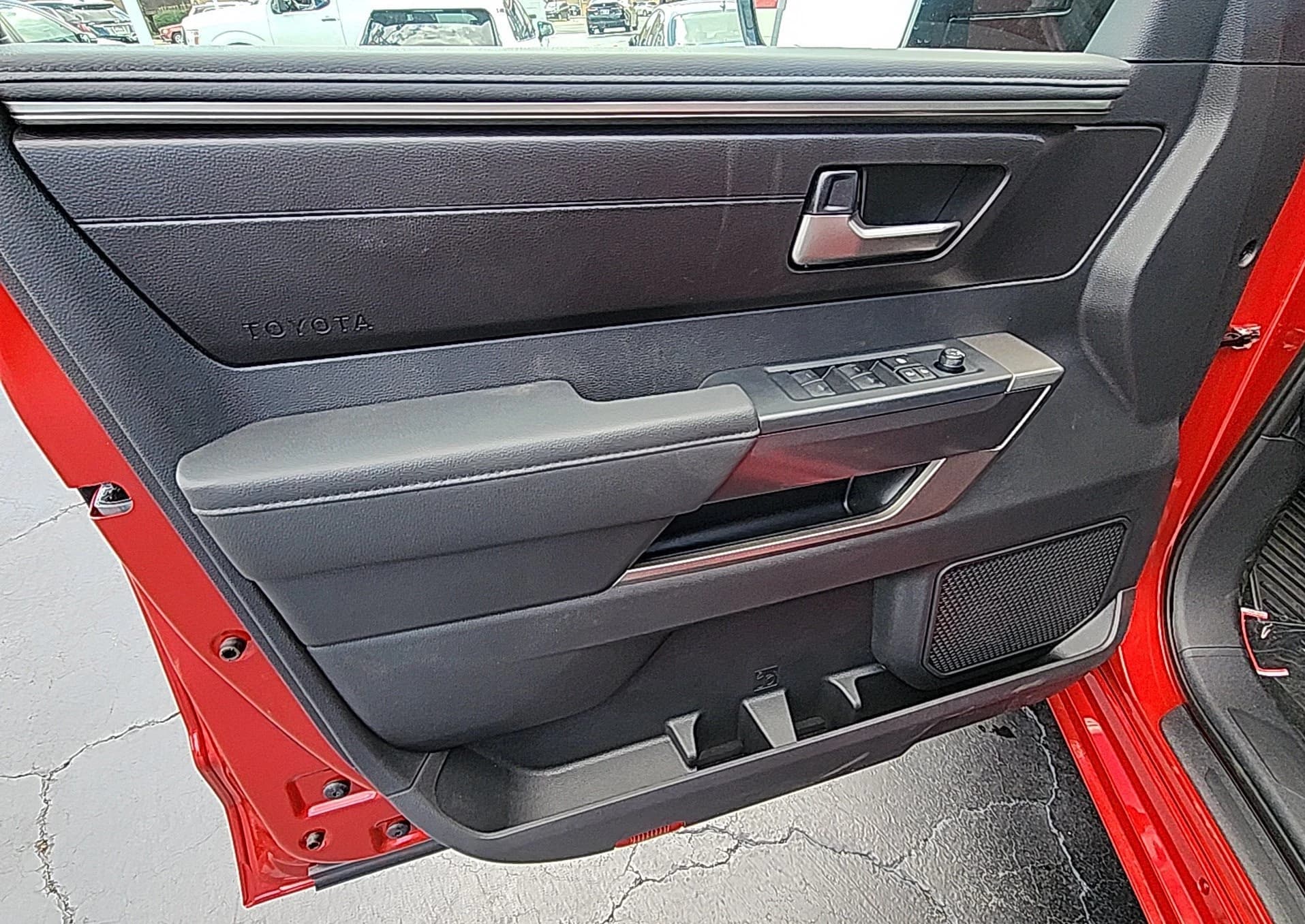 Toyota Tundra 4WD SR5 CrewMax 5.5' Bed (Natl) 2026 — side view