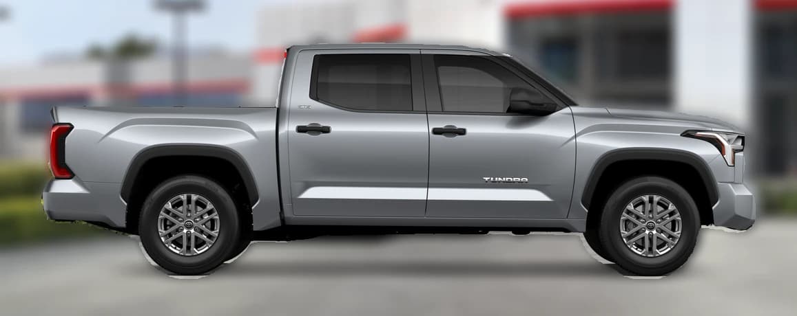 Toyota Tundra 4WD SR5 CrewMax 5.5' Bed (Natl) 2026 — side view