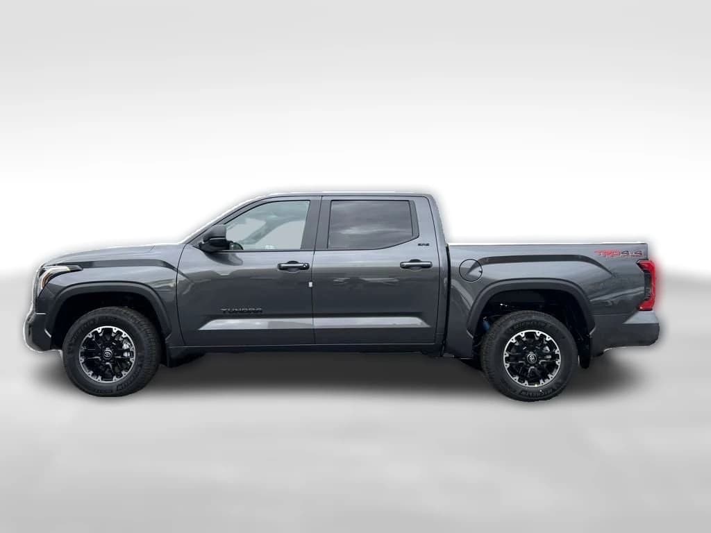 Toyota Tundra 4WD SR5 CrewMax 5.5' Bed (Natl) 2026 — side view