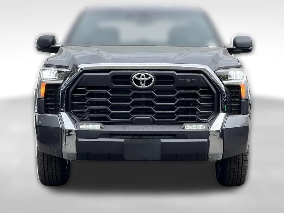 Toyota Tundra 4WD SR5 CrewMax 5.5' Bed (Natl) 2026 — side view