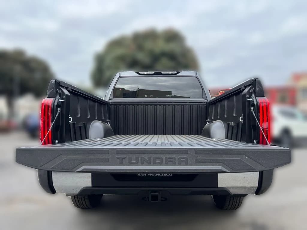 Toyota Tundra 4WD SR5 CrewMax 5.5' Bed (Natl) 2026 — side view