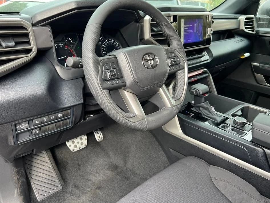 Toyota Tundra 4WD SR5 CrewMax 5.5' Bed (Natl) 2026 — side view