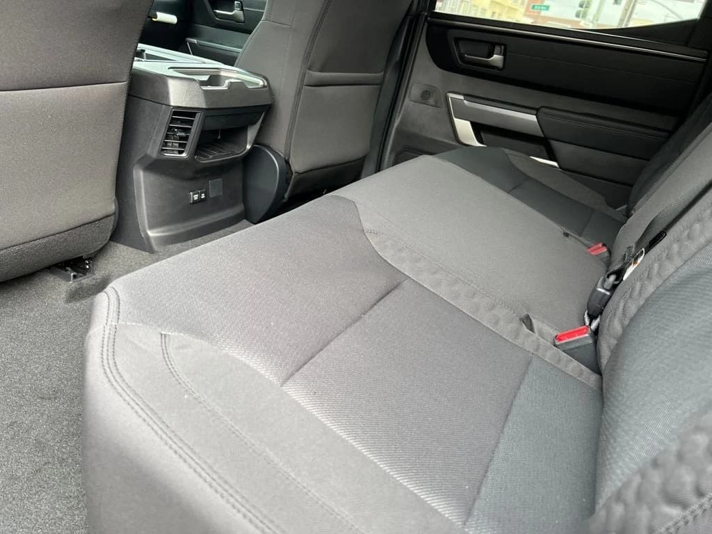 Toyota Tundra 4WD SR5 CrewMax 5.5' Bed (Natl) 2026 — side view
