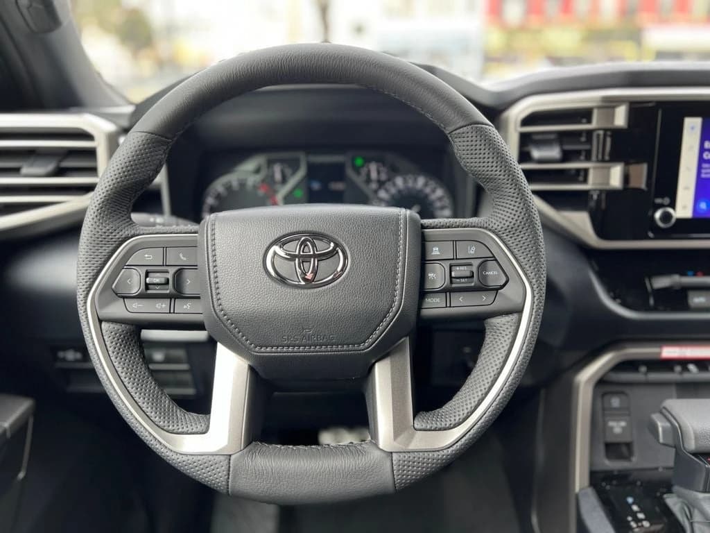 Toyota Tundra 4WD SR5 CrewMax 5.5' Bed (Natl) 2026 — side view