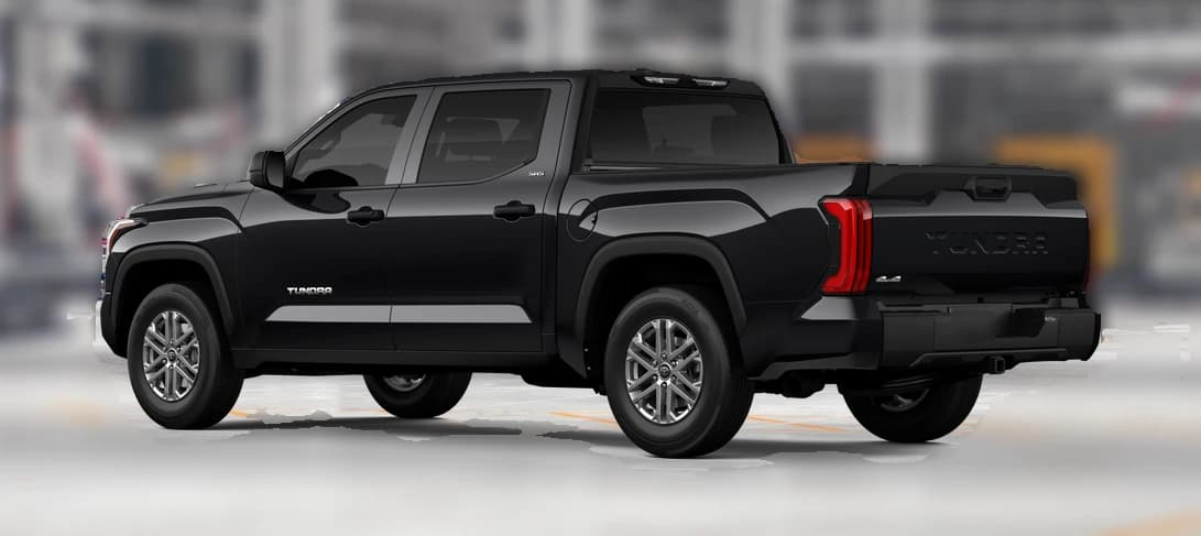 Toyota Tundra 4WD SR5 CrewMax 5.5' Bed (Natl) 2026 — side view