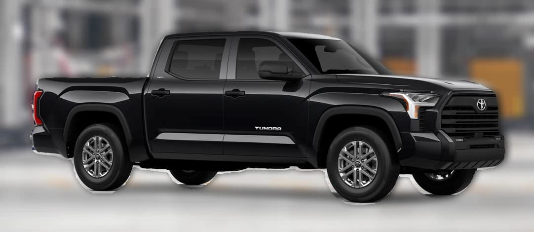 Toyota Tundra 4WD SR5 CrewMax 5.5' Bed (Natl) 2026 — side view