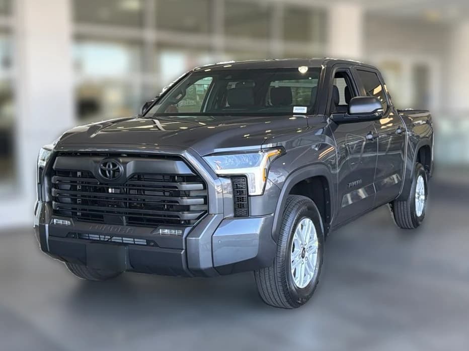 Toyota Tundra 4WD SR5 CrewMax 5.5' Bed (Natl) 2026 — side view