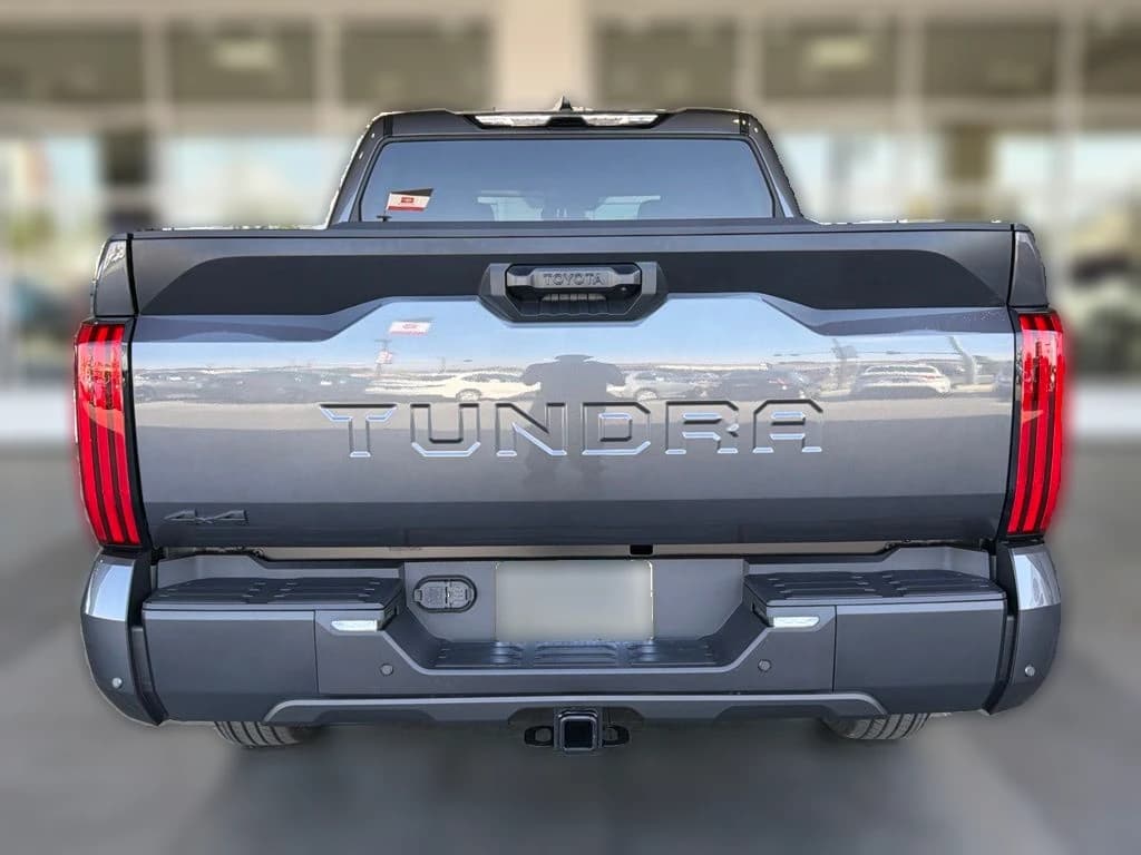 Toyota Tundra 4WD SR5 CrewMax 5.5' Bed (Natl) 2026 — side view