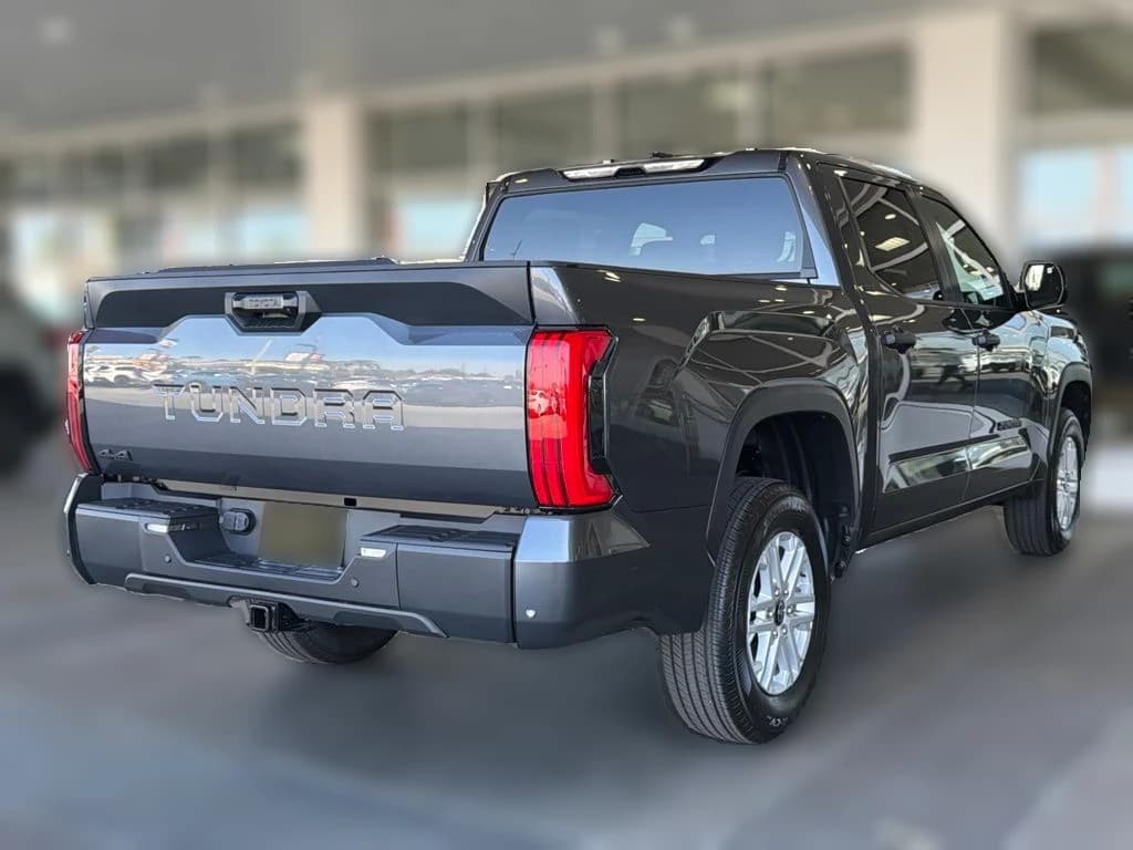 Toyota Tundra 4WD SR5 CrewMax 5.5' Bed (Natl) 2026 — side view