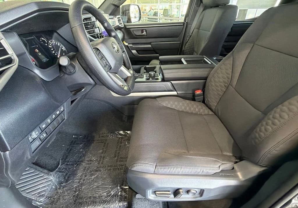 Toyota Tundra 4WD SR5 CrewMax 5.5' Bed (Natl) 2026 — side view