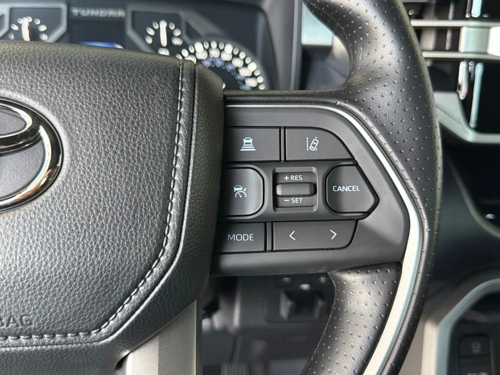 Toyota Tundra 4WD SR5 CrewMax 5.5' Bed (Natl) 2026 — side view