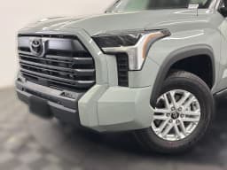 Toyota Tundra 4WD SR5 CrewMax 5.5' Bed (Natl) 2026 — side view