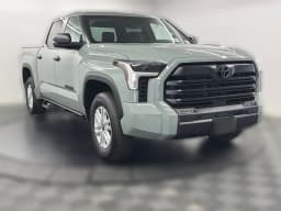Toyota Tundra 4WD SR5 CrewMax 5.5' Bed (Natl) 2026 — side view