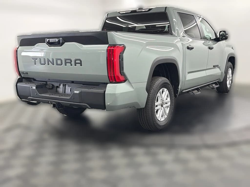 Toyota Tundra 4WD SR5 CrewMax 5.5' Bed (Natl) 2026 — side view