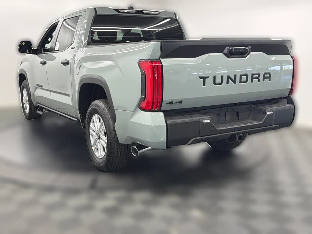 Toyota Tundra 4WD SR5 CrewMax 5.5' Bed (Natl) 2026 — side view