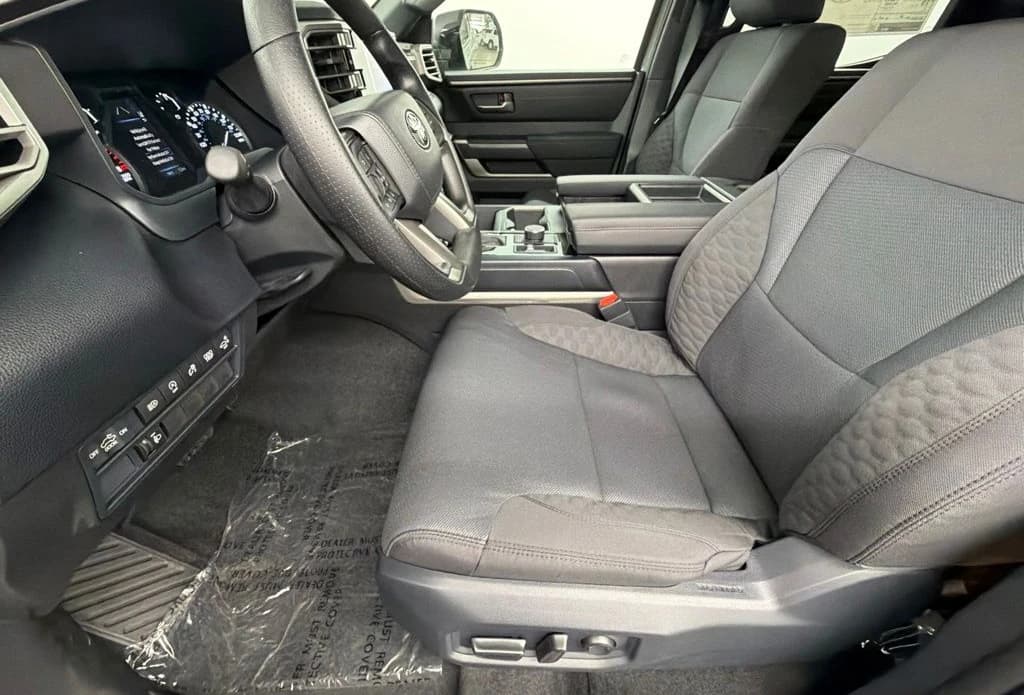 Toyota Tundra 4WD SR5 CrewMax 5.5' Bed (Natl) 2026 — side view