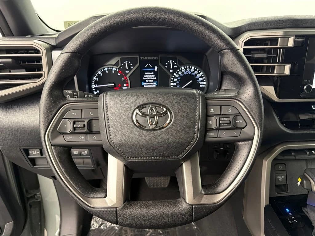 Toyota Tundra 4WD SR5 CrewMax 5.5' Bed (Natl) 2026 — side view