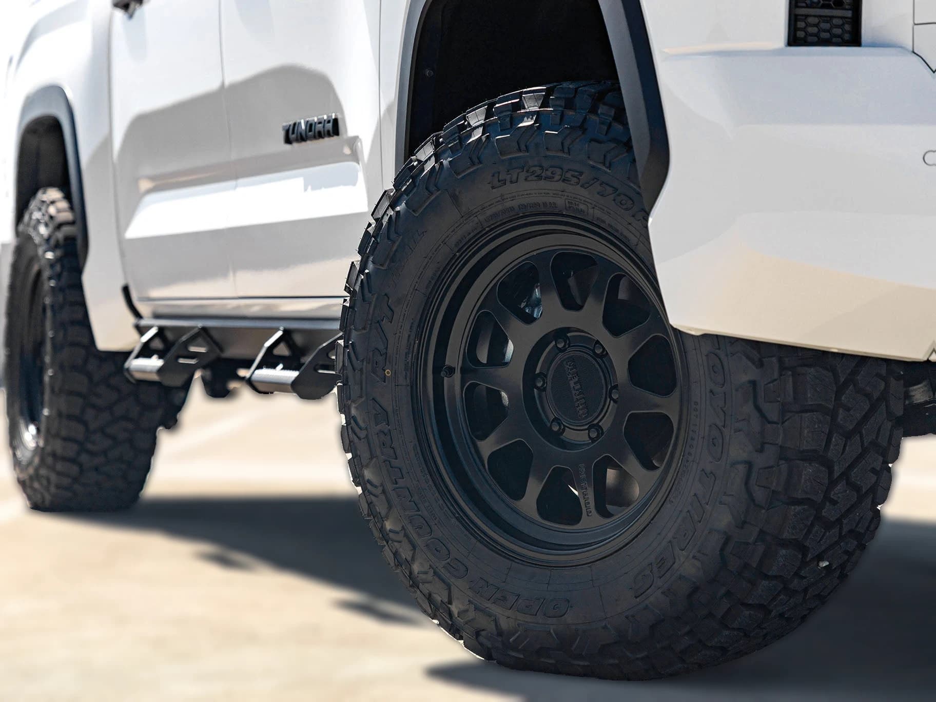 Toyota Tundra 4WD SR5 CrewMax 5.5' Bed (Natl) 2026 — side view