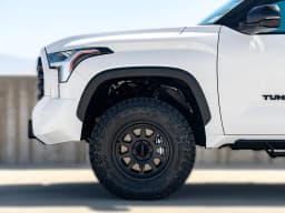 Toyota Tundra 4WD SR5 CrewMax 5.5' Bed (Natl) 2026 — side view