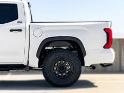 Toyota Tundra 4WD SR5 CrewMax 5.5' Bed (Natl) 2026 — side view