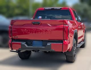 Toyota Tundra 4WD SR5 CrewMax 5.5' Bed (Natl)