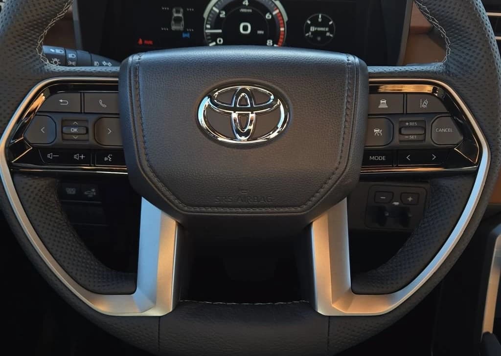 Toyota Tundra 4WD 1794 Edition CrewMax 5.5' Bed (Natl) 2026 — side view