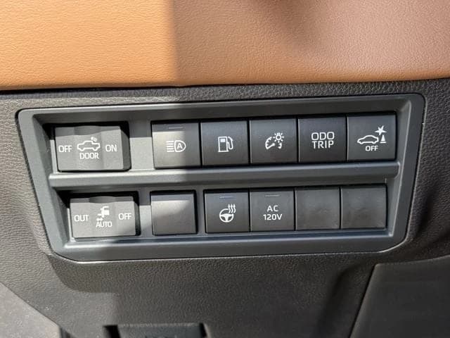 Toyota Tundra 4WD 1794 Edition Hybrid CrewMax 5.5' Bed (Natl) 2026 — side view