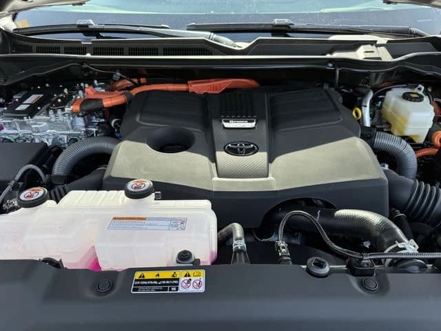 Toyota Tundra 4WD 1794 Edition Hybrid CrewMax 5.5' Bed (Natl) 2026 — side view