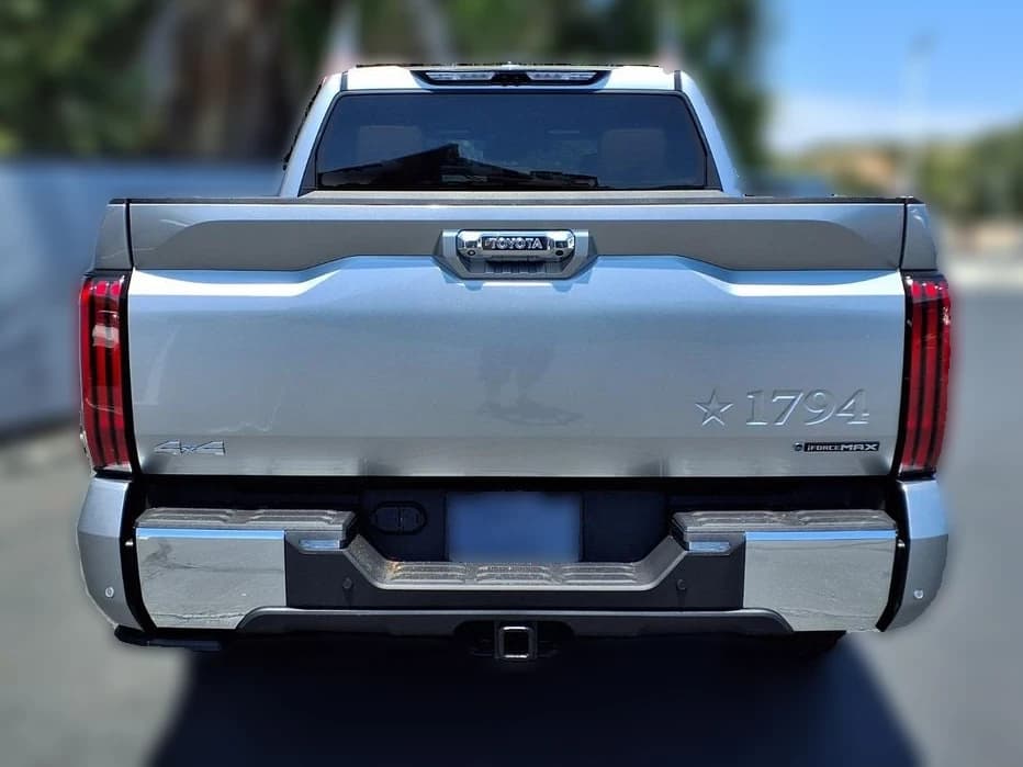 Toyota Tundra 4WD 1794 Edition Hybrid CrewMax 5.5' Bed (Natl) 2026 — side view