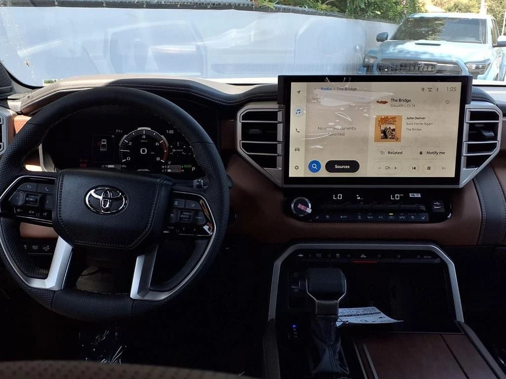 Toyota Tundra 4WD 1794 Edition Hybrid CrewMax 5.5' Bed (Natl) 2026 — side view