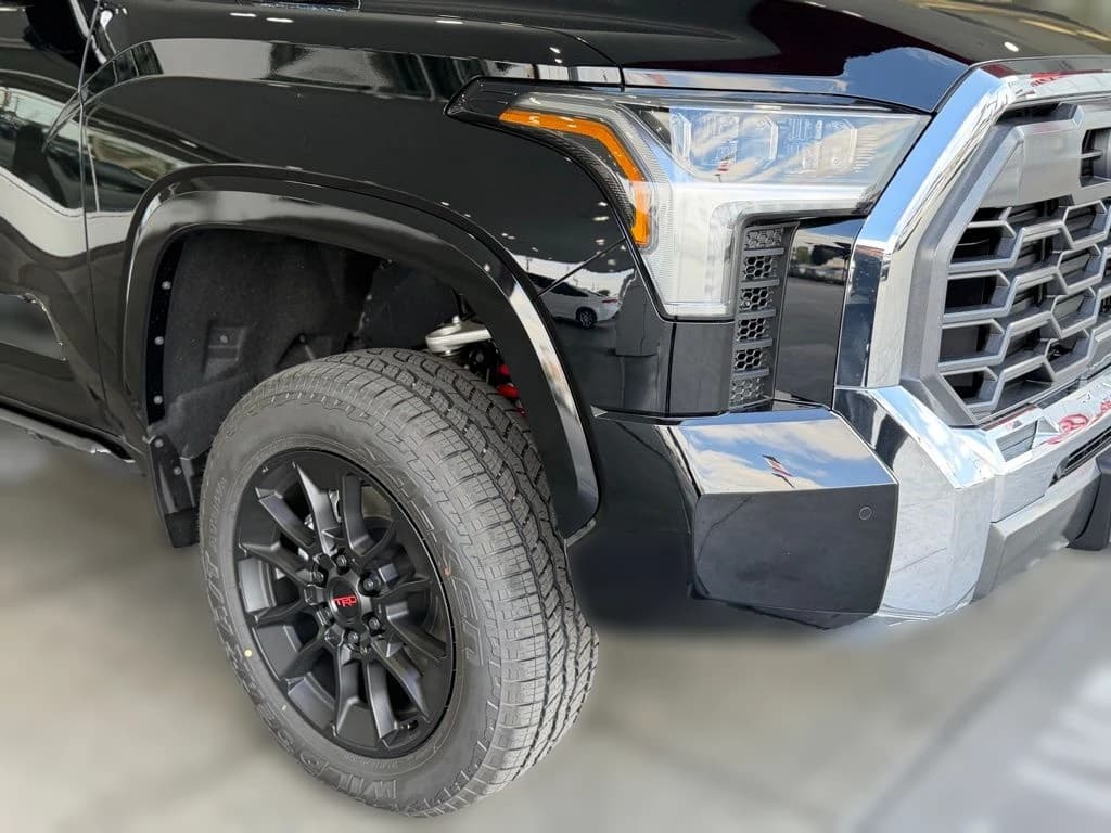 Toyota Tundra 4WD 1794 Edition Hybrid CrewMax 5.5' Bed (Natl) 2026 — side view