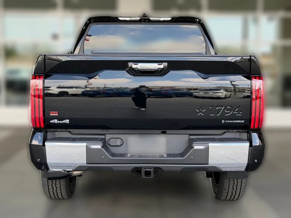 Toyota Tundra 4WD 1794 Edition Hybrid CrewMax 5.5' Bed (Natl) 2026 — side view