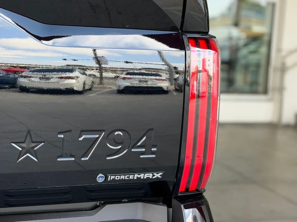 Toyota Tundra 4WD 1794 Edition Hybrid CrewMax 5.5' Bed (Natl) 2026 — side view