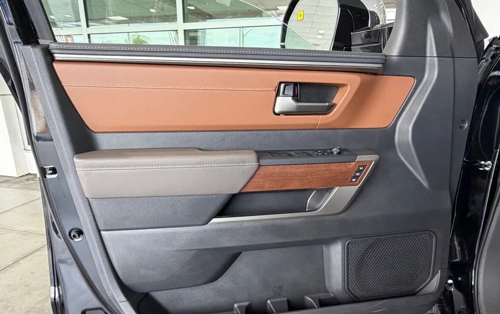 Toyota Tundra 4WD 1794 Edition Hybrid CrewMax 5.5' Bed (Natl) 2026 — side view