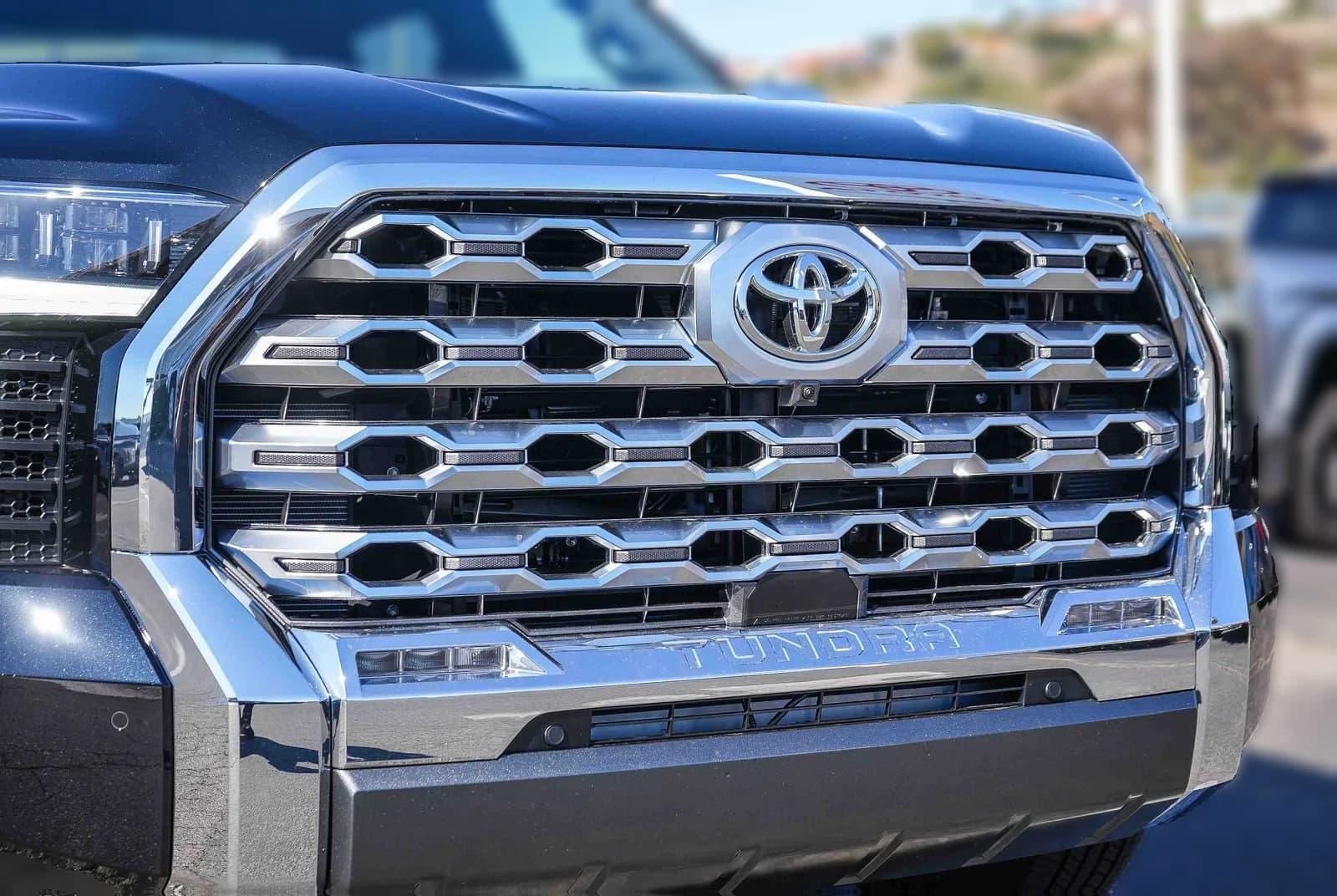 Toyota Tundra 4WD 1794 Edition Hybrid CrewMax 5.5' Bed (Natl) 2026 — side view