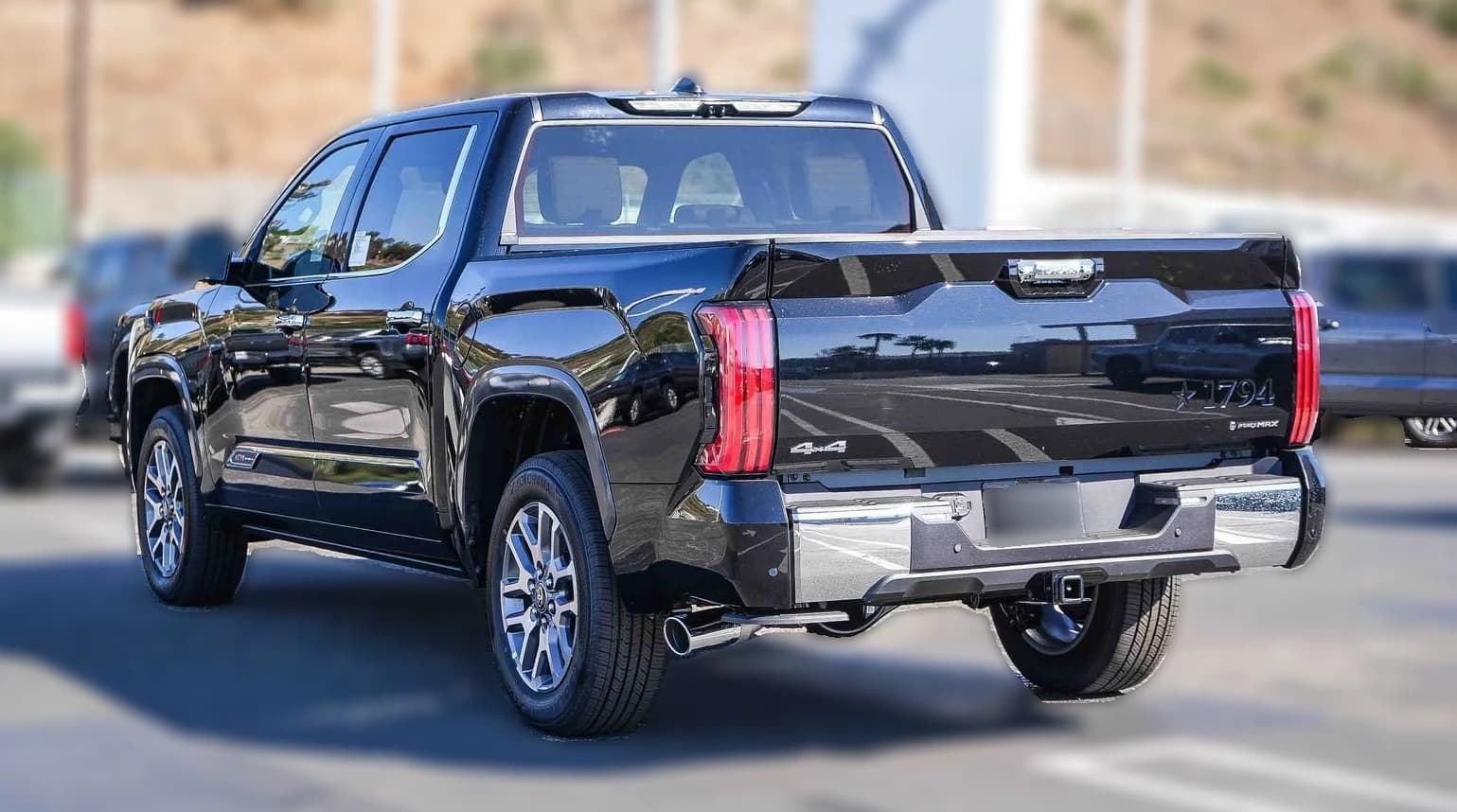 Toyota Tundra 4WD 1794 Edition Hybrid CrewMax 5.5' Bed (Natl) 2026 — side view