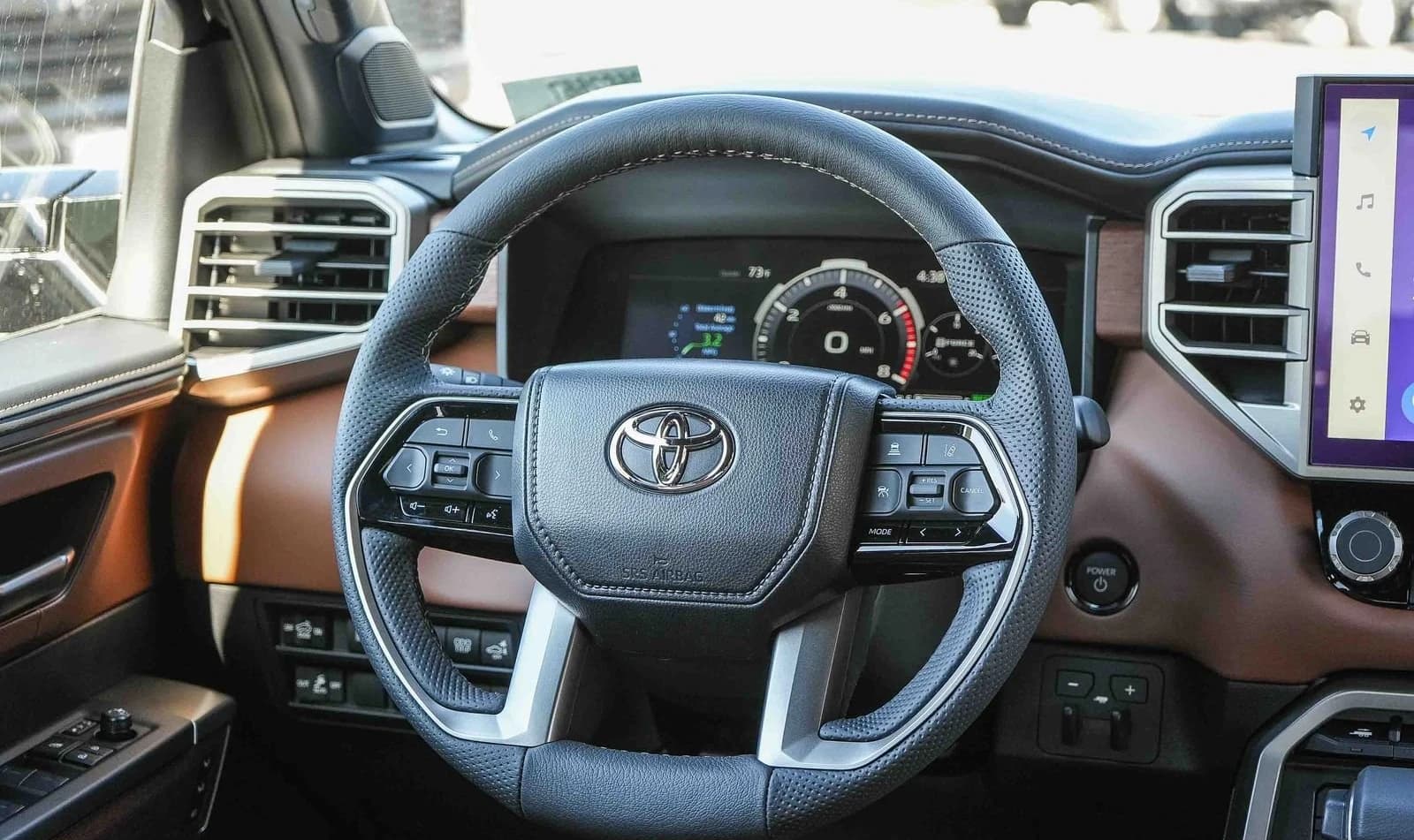 Toyota Tundra 4WD 1794 Edition Hybrid CrewMax 5.5' Bed (Natl) 2026 — side view