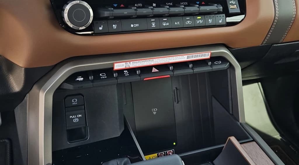 Toyota Tundra 4WD 1794 Edition Hybrid CrewMax 5.5' Bed (Natl) 2026 — side view