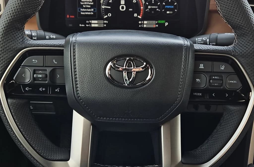 Toyota Tundra 4WD 1794 Edition Hybrid CrewMax 5.5' Bed (Natl) 2026 — side view