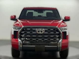 Toyota Tundra 4WD Platinum CrewMax 5.5' Bed (Natl)