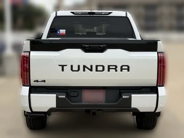 Toyota Tundra 4WD Platinum CrewMax 5.5' Bed (Natl) 2026 — side view
