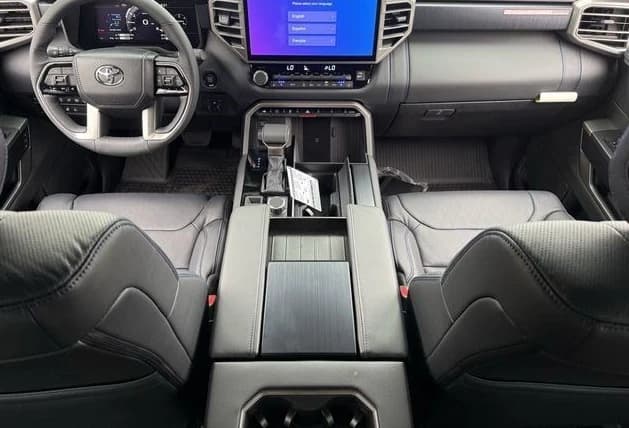 Toyota Tundra 4WD Platinum CrewMax 5.5' Bed (Natl) 2026 — side view