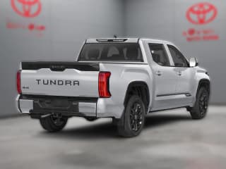 Toyota Tundra 4WD Platinum CrewMax 5.5' Bed (Natl)